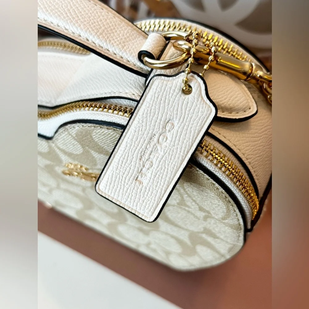 New Coach Heart Crossbody Bag - Picture 7 of 10